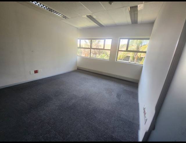 1,230M² OFFICE TO LET IN RANDJESPARK